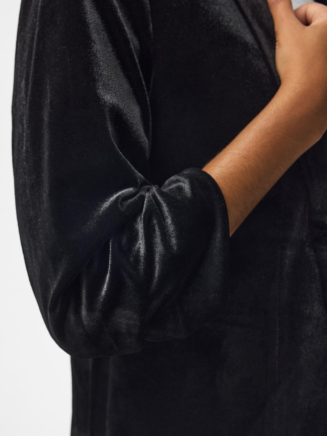 model_shot-detail
